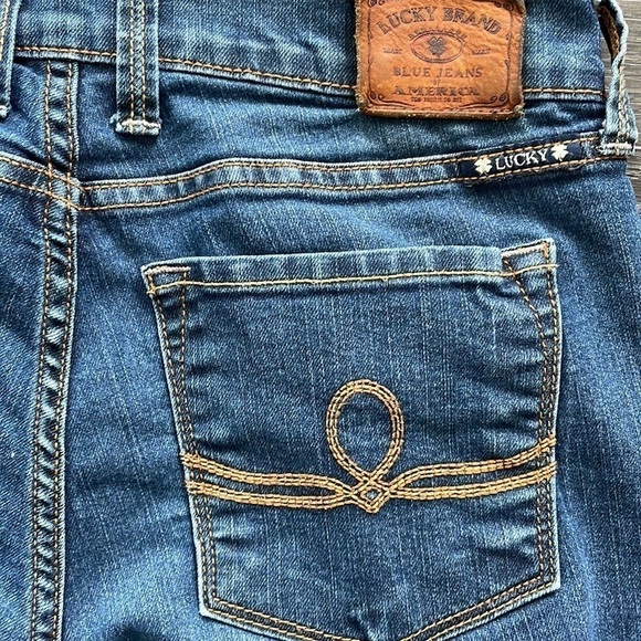 Sz2 Lucky Brand Sophia Skinny Ankle in a medium blue wash VVGUC - Picture 9 of 9